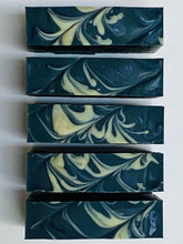 Load image into Gallery viewer, &quot;El Caballero&quot; (Infused Beer Soap)
